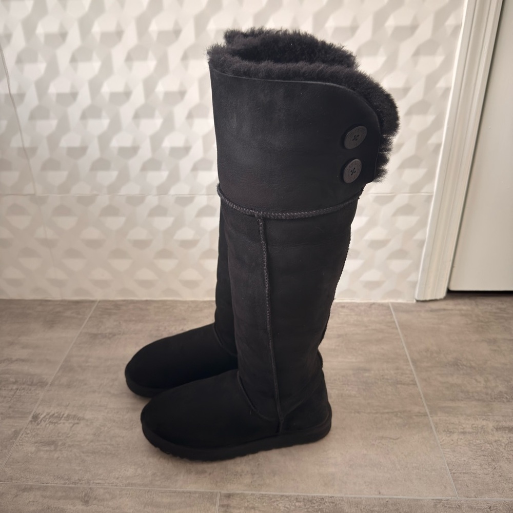 UGG OVER THE KNEE BAILEY BUTTON BOMBER BOOTS Size 8 - Picture 3 of 14